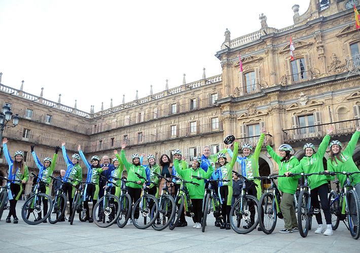 Foto Moving for Climate NOW inicia su ruta ciclista en Salamanca con rumbo a la COP25 de Madrid.